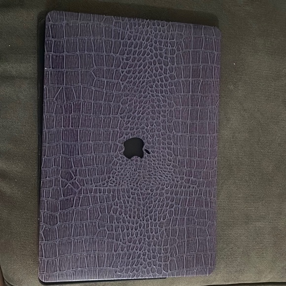 MacBook Shell 16” - Picture 1 of 2
